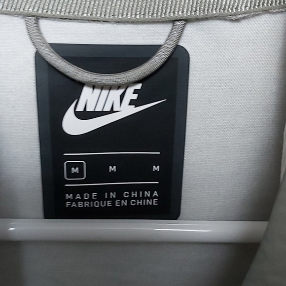 Nike crop jacket - Picture 3 of 3